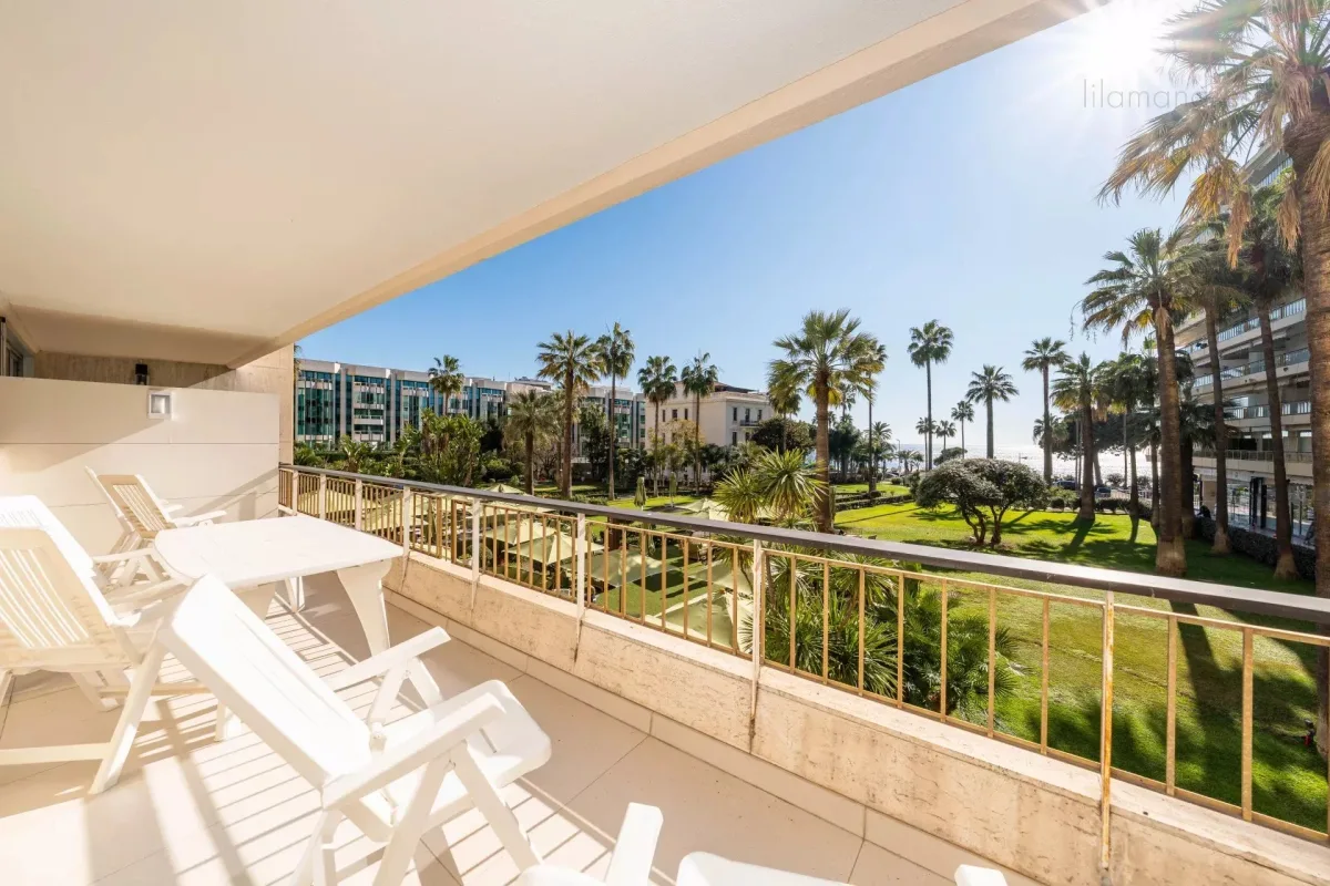 Luxury Apartment on Cannes Croisette with Sea Views — 1