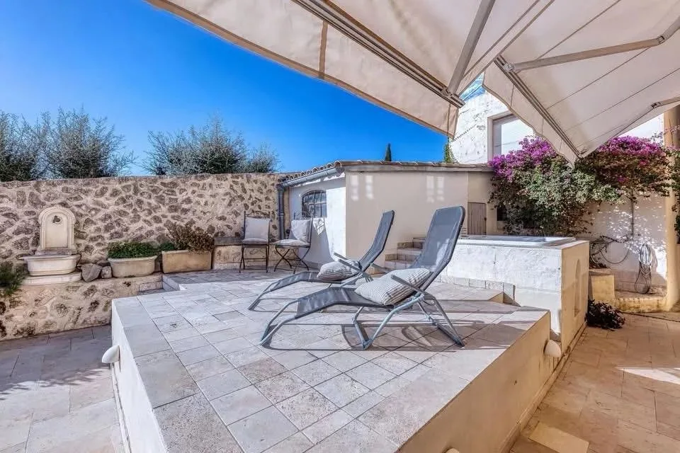 Luxury Apartment with Panoramic Sea Views in Villefranche-sur-Mer — 4