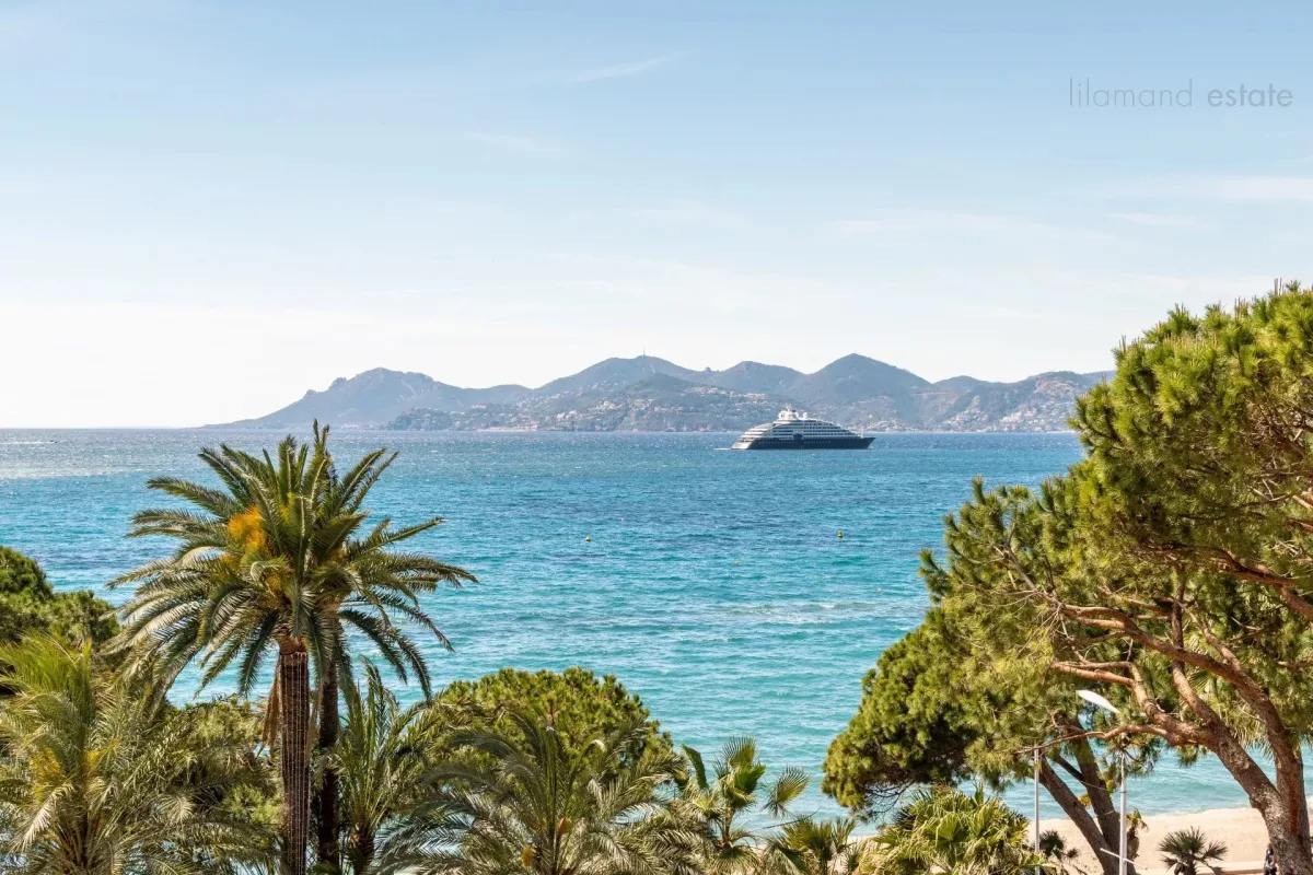Renovated 2-Bedroom Apartment with Panoramic Sea Views on La Croisette — 2