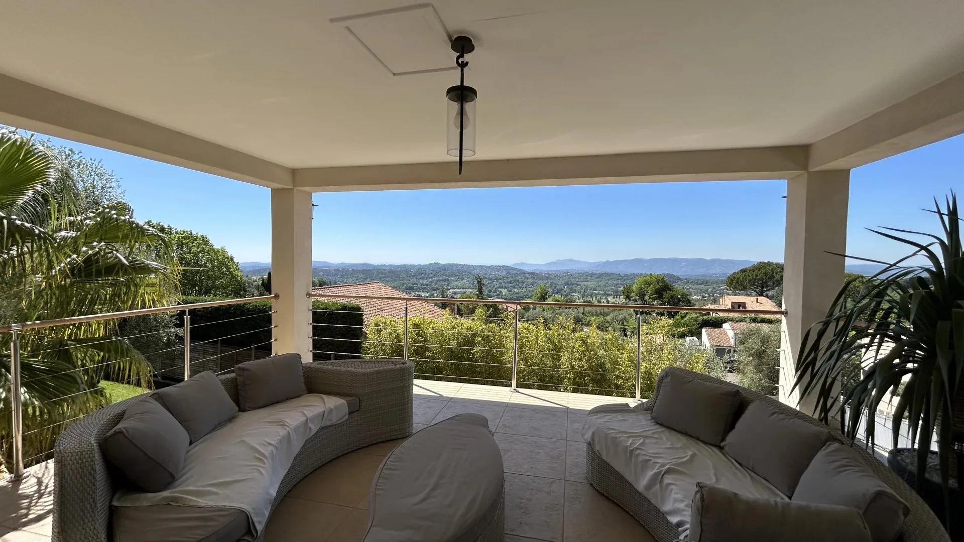 Luxury Property with Panoramic Views in Châteauneuf-Grasse — 5