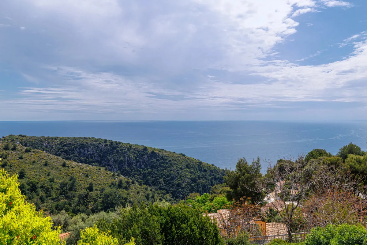 Exceptional Contemporary Villa for Sale in Èze — 4