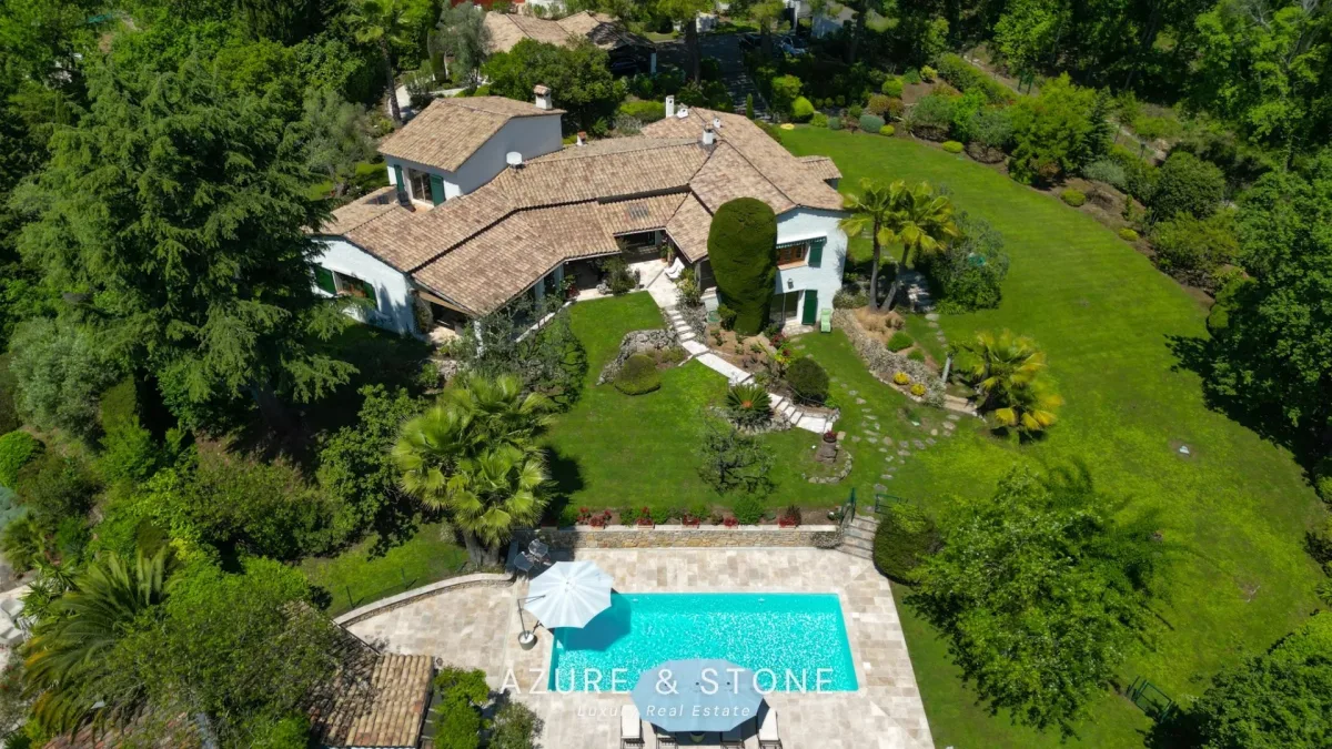Exceptional Villa with Pool and Three Houses in Opio — 3