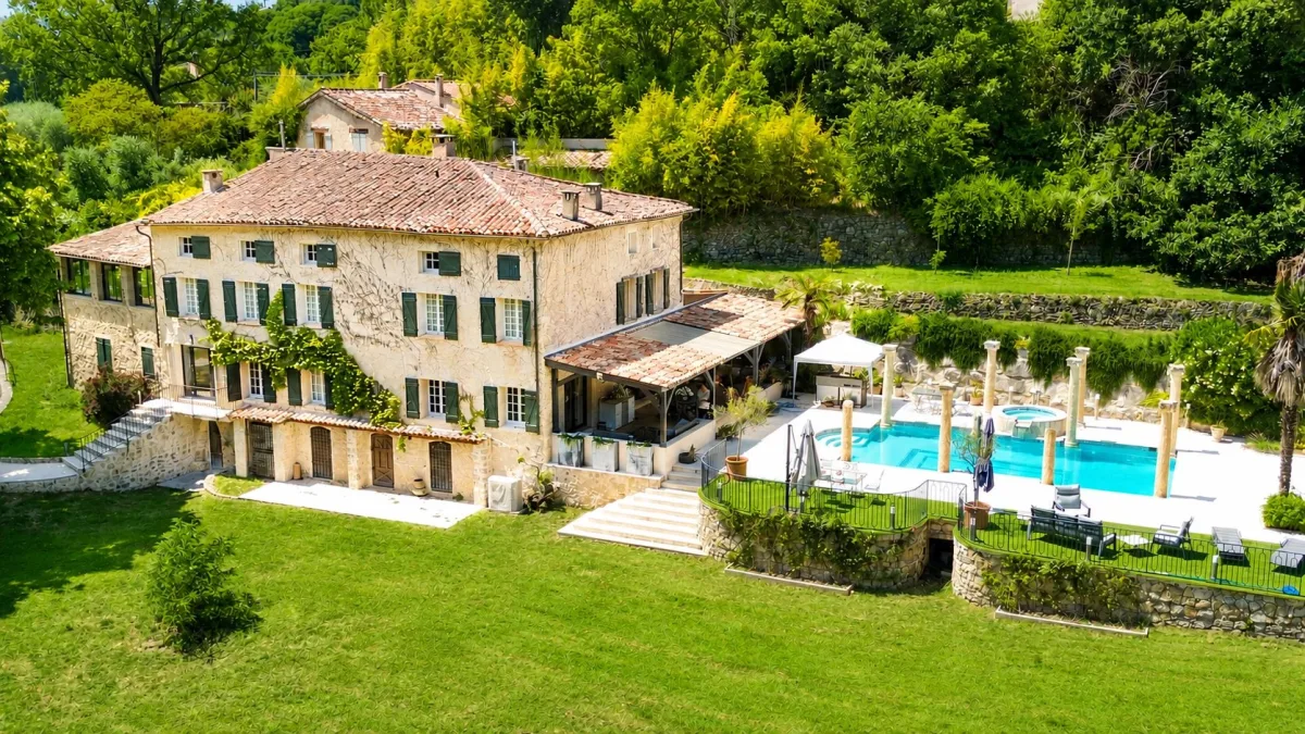 Authentic 17th century mill renovated with 10 bedrooms, Callian, Provence — 1